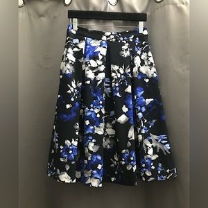 Tahari blue printed fit and flare midi skirt size 2P